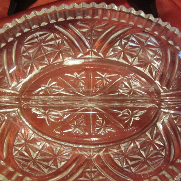 VTG PRESSED GLASS DIVIDED RELISH DISH, ANCHOR HOCKING - Picture 5 of 6